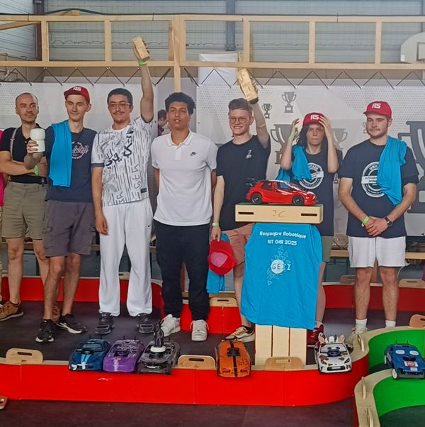 Quelques participants et véhicules